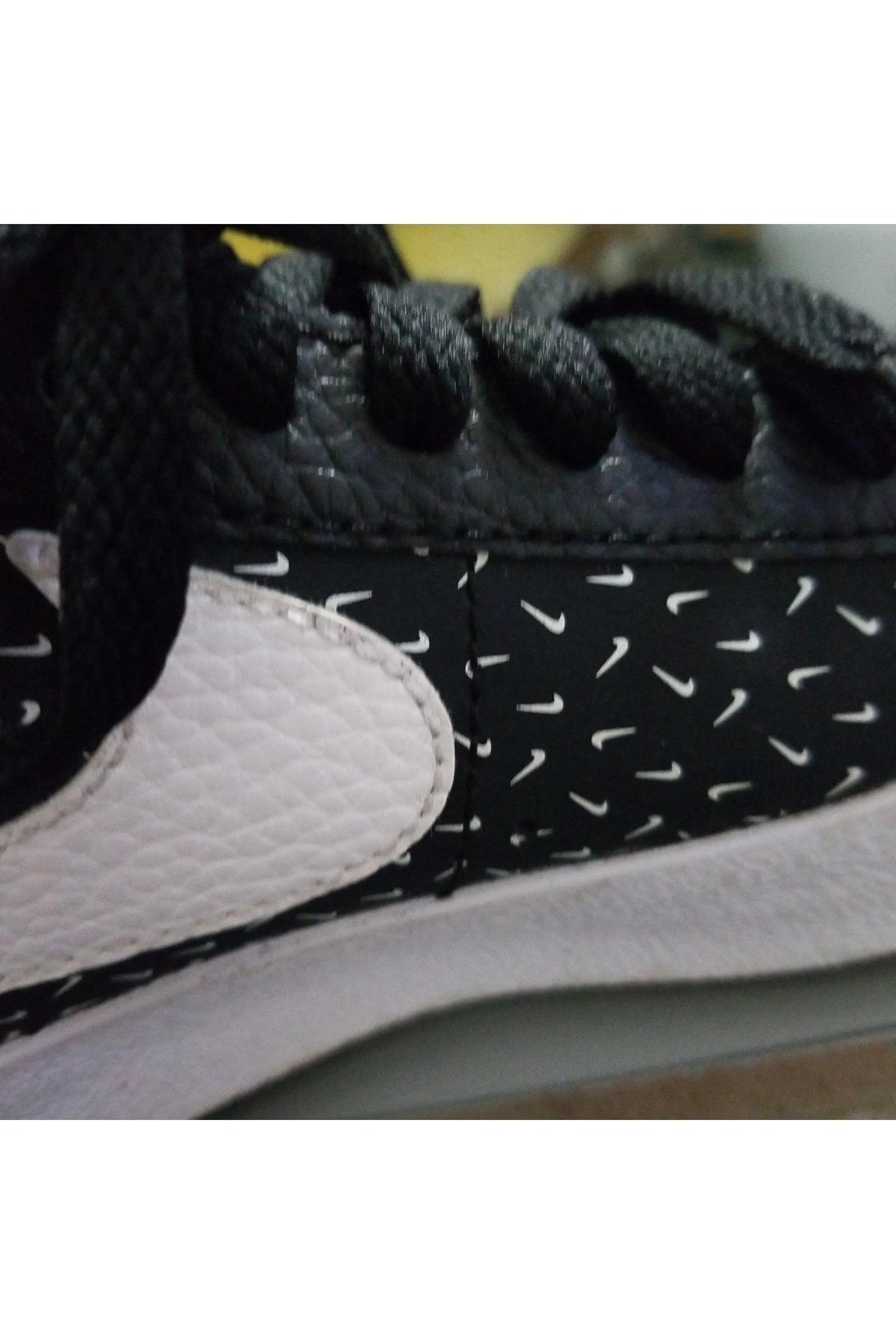 Nike unisex kids Mid '77 black/white polka swoosh sneakers size 4Y