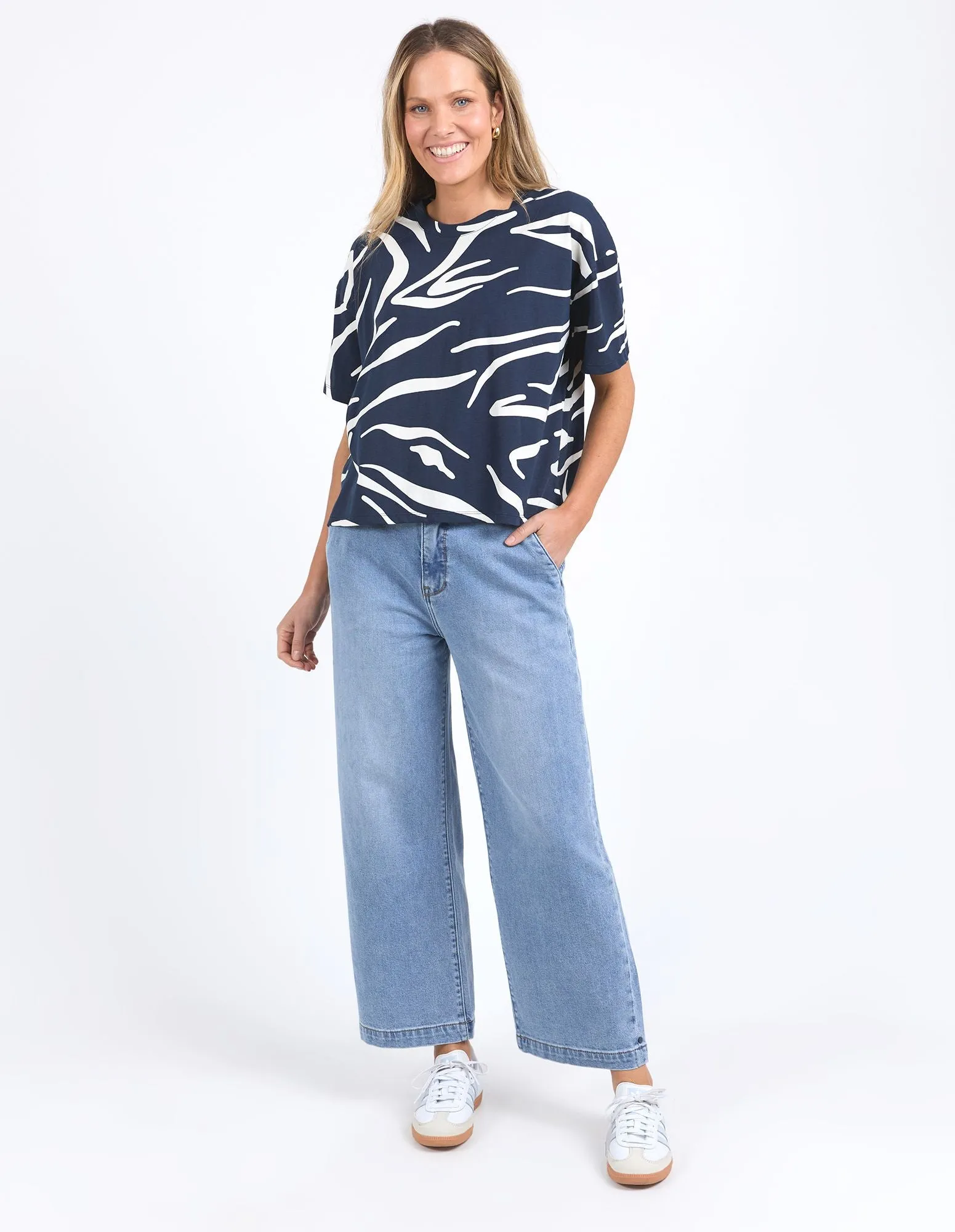 Zuri Tee - Naval Blue